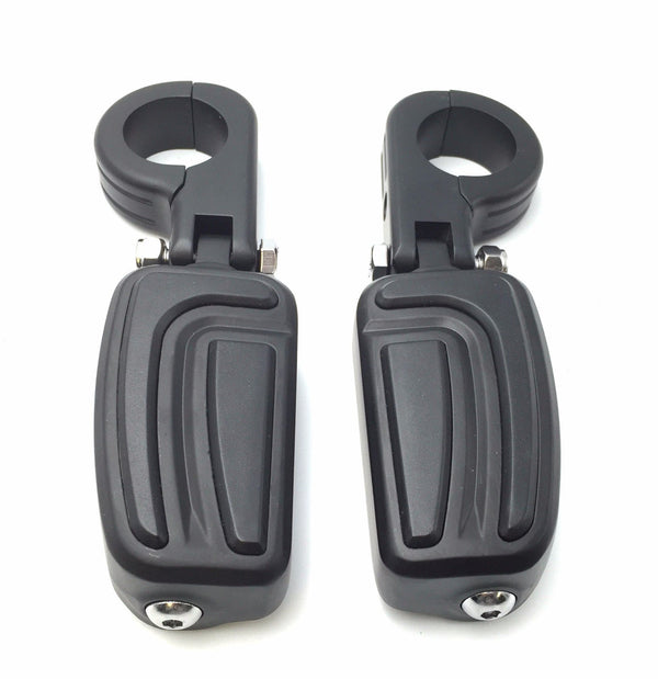 HTT Motorcycle Black AirFlow Arrow Foot Rest Foot Pegs with 1 1/2" 1.5 inch Mounting Bracket For Triumph Rocket Yamaha V-STAR Roadstar Suzuki  INTRUDER Boulevard M90  M1500 Kawasaki Vulcan