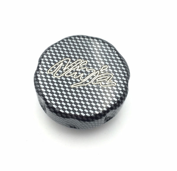 HTT Motorcycle Carbon Brake Fluid Reservoir Cap Cover "Ninja" Engraved For Kawasaki Ninja 250R 650R ZX6R ZX9R ZX10R ZX14R
