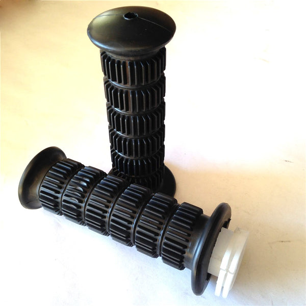 Wildwolf Grips Black ATV QUAD YAMAHA KAWASAKI POLARIS SEADOO WATERCRAFT BOMBARDIER JET SKI HONDA FOREMAN RECON RINCON Kawasaki Brute Force Prairie BRUIN GRIZZLY KODIAK(7/8" BOTH SIDE)